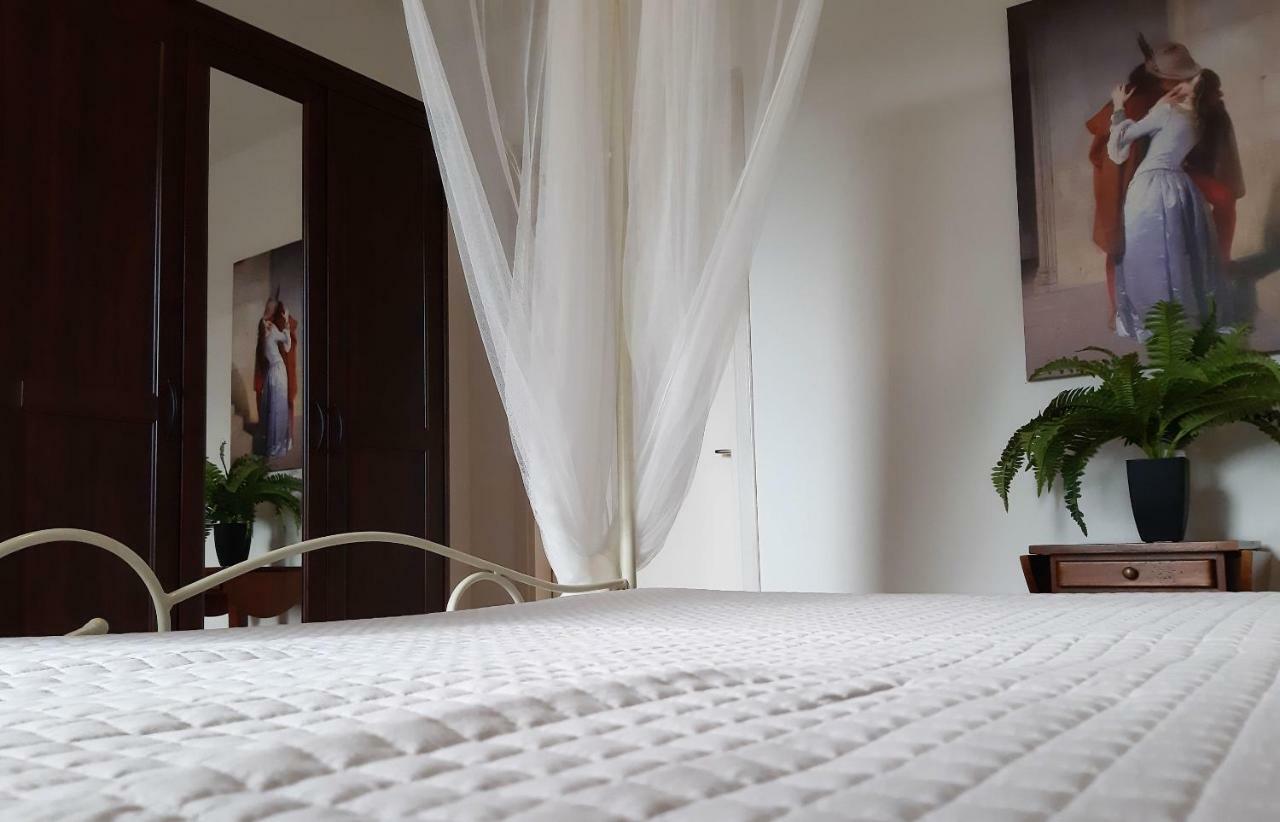 Fragole E Menta Hotel Attimis Екстериор снимка
